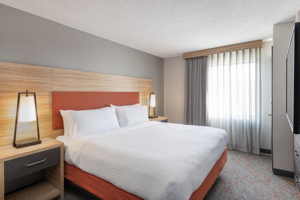 Images Candlewood Suites Eagan Arpt South - Mall Area, an IHG Hotel