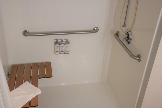 Images Holiday Inn Express & Suites Marquette by IHG