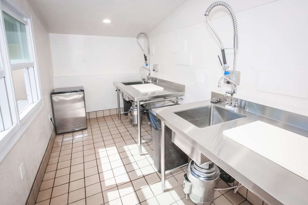 Fish Cleaning Facility 