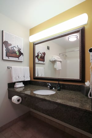 Images Oxford Suites Spokane Valley