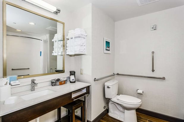 Images Hampton Inn & Suites Mobile- Downtown Historic District