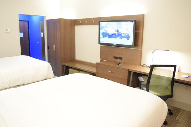 Images Holiday Inn Express & Suites Pensacola W I-10 by IHG