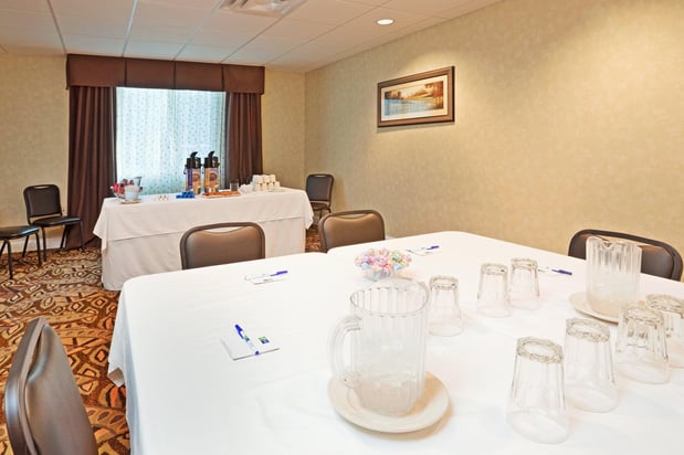 Images Holiday Inn Express & Suites Southern Pines-Pinehurst Area by IHG