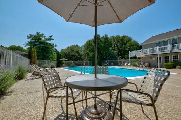 Images Forest Woods Apartments