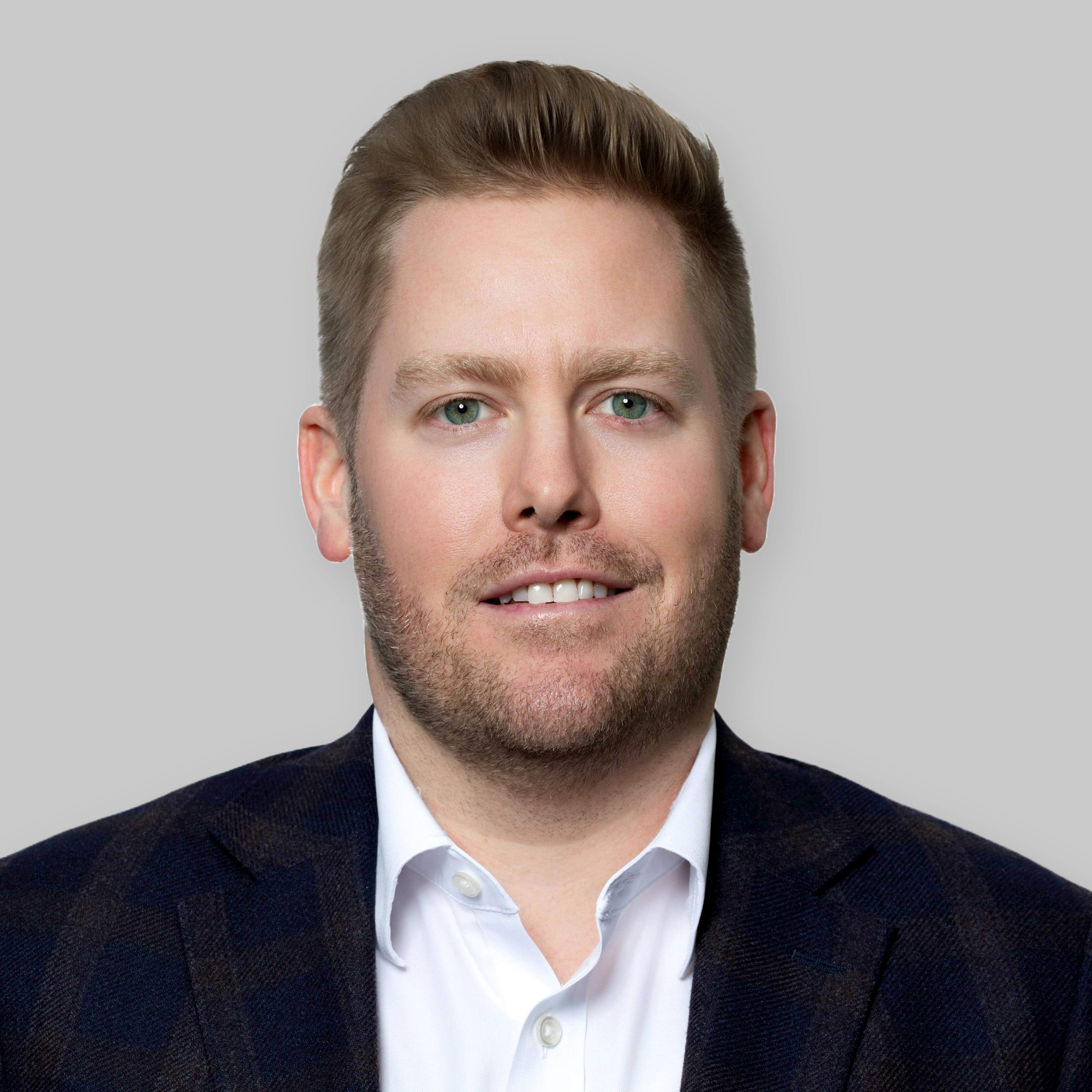 Headshot of Phillip Walling, a wealth advisor at Chase