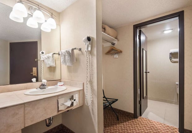 Images SureStay Plus by Best Western Reno Airport