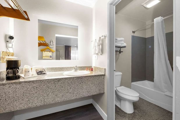 Images SureStay by Best Western San Francisco Marina District