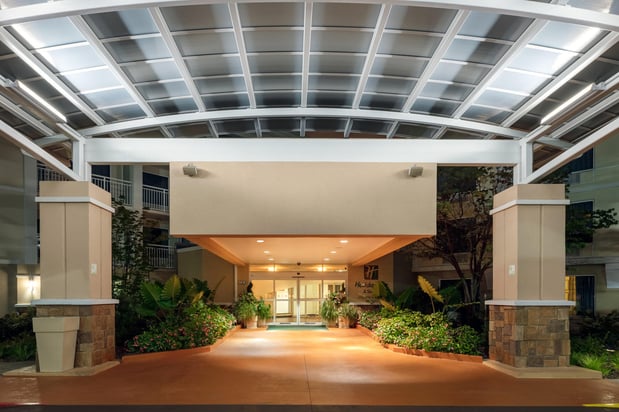 Images Holiday Inn & Suites Atlanta Airport-North by IHG