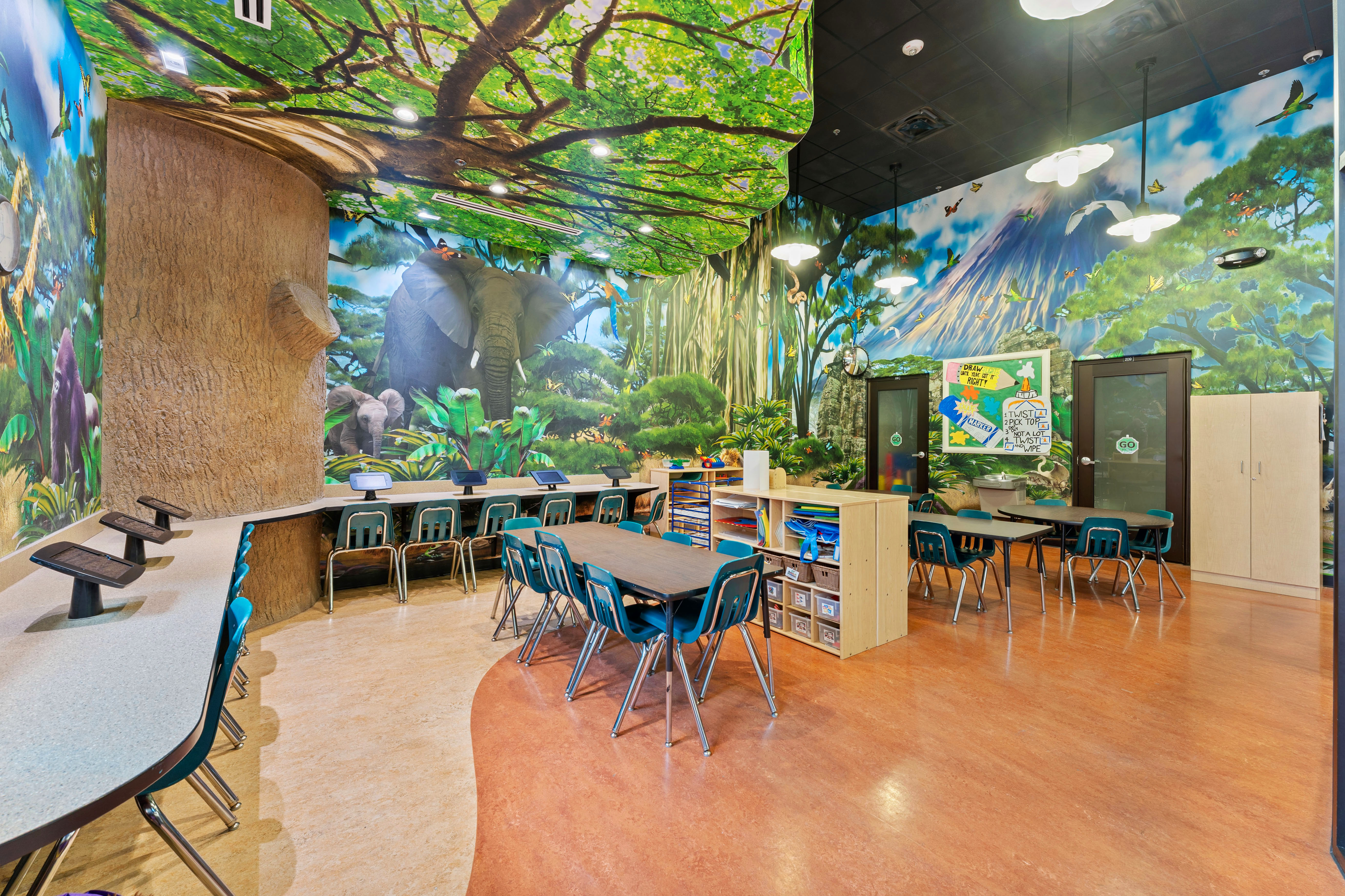 Cre`me de la Cre`me School of Gilbert Image