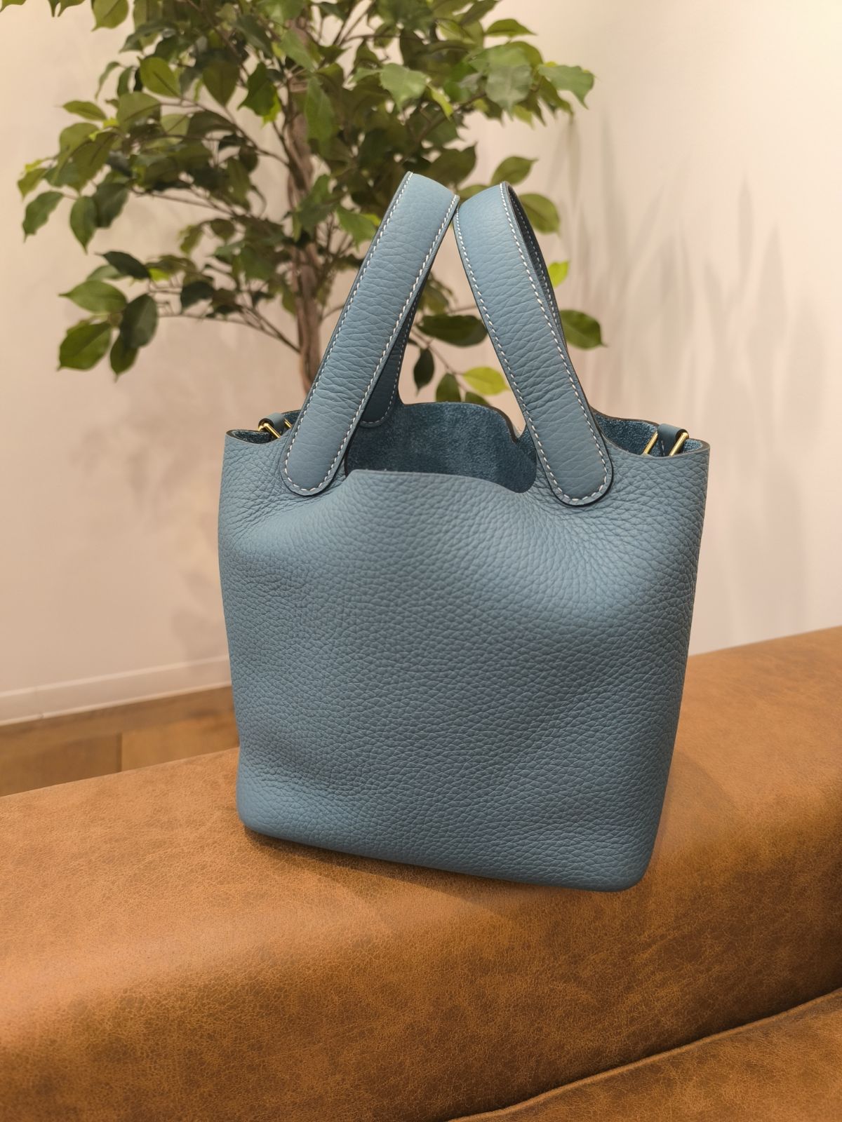 Images KOMEHYO（コメ兵）買取センターThe Kitahama PLAZA