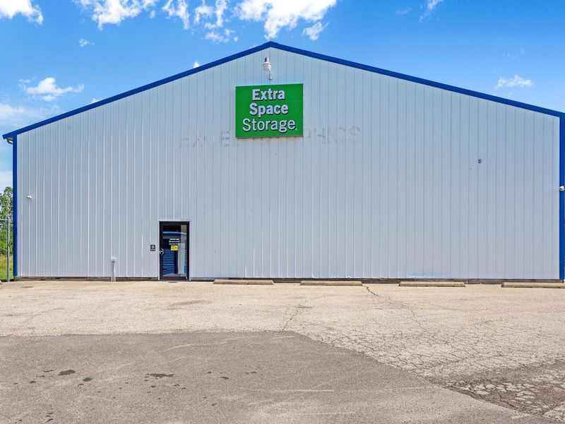 Beauty Image - Storage Express at 17939 Harrison Street Rd, Charleston, IL 61920