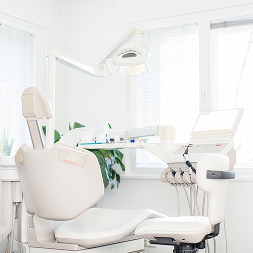 Dr. med. dent. Gergely Klinda-von Malinowski, Mariendorfer Damm 351 in Berlin