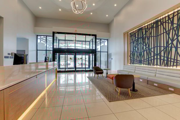Images Holiday Inn Mobile - Airport by IHG