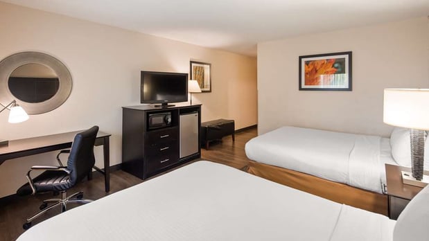 Images Best Western Plus Newark/Christiana Inn