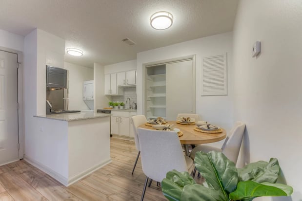 Images Brightwaters Apartments