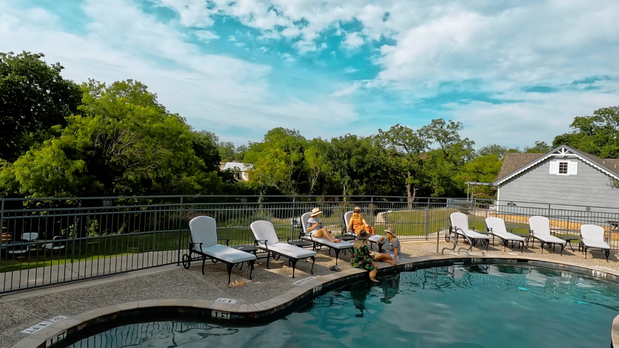 Images Inn on Barons Creek