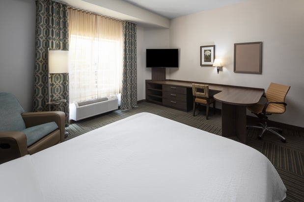 Images Candlewood Suites Omaha Airport by IHG