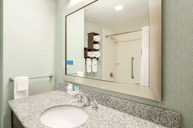 Images Hampton Inn & Suites Wheeling-The Highlands