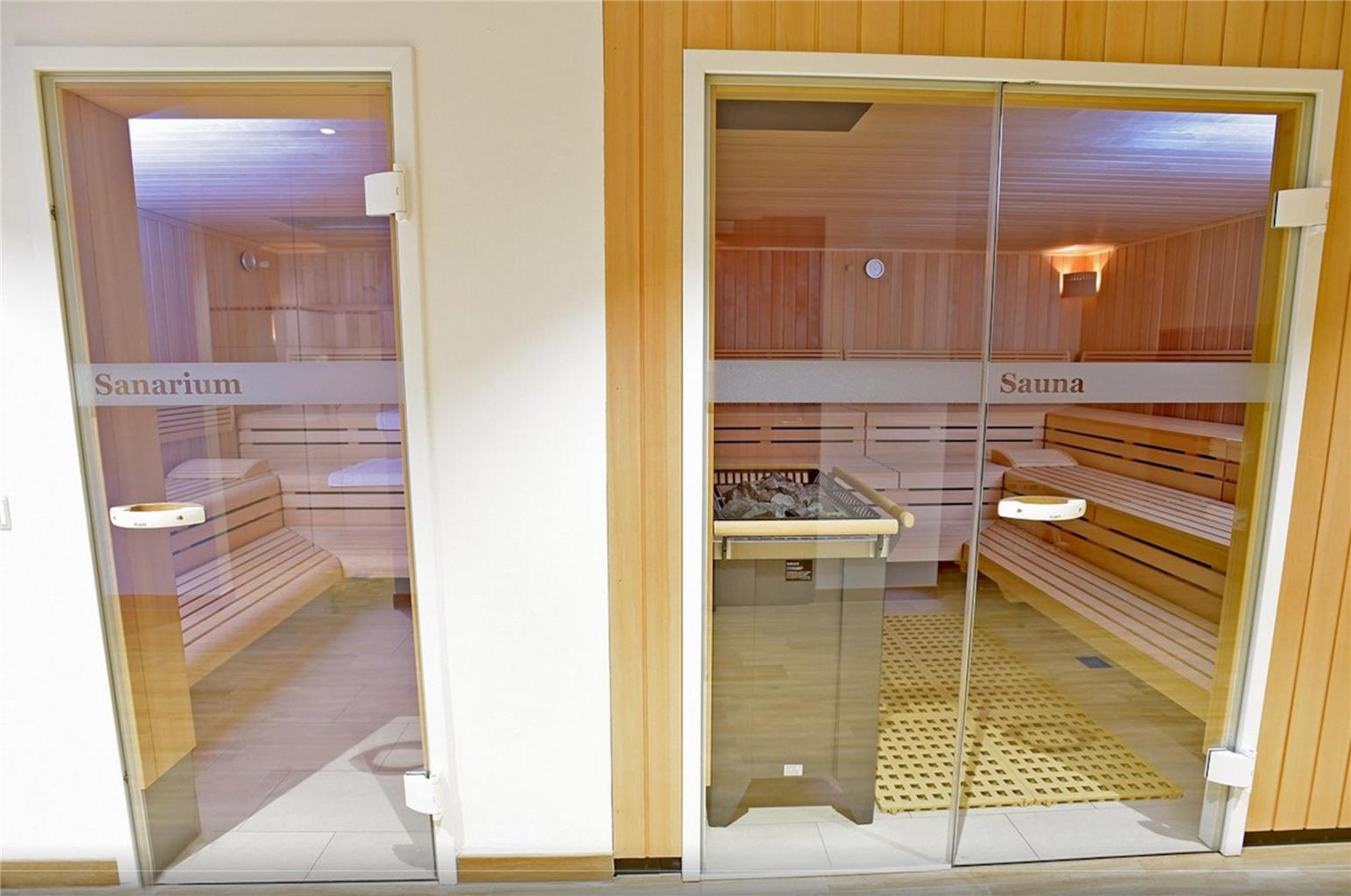 Best Western Queens Hotel Pforzheim-Niefern, Pforzheimer Strasse 52 in Niefern