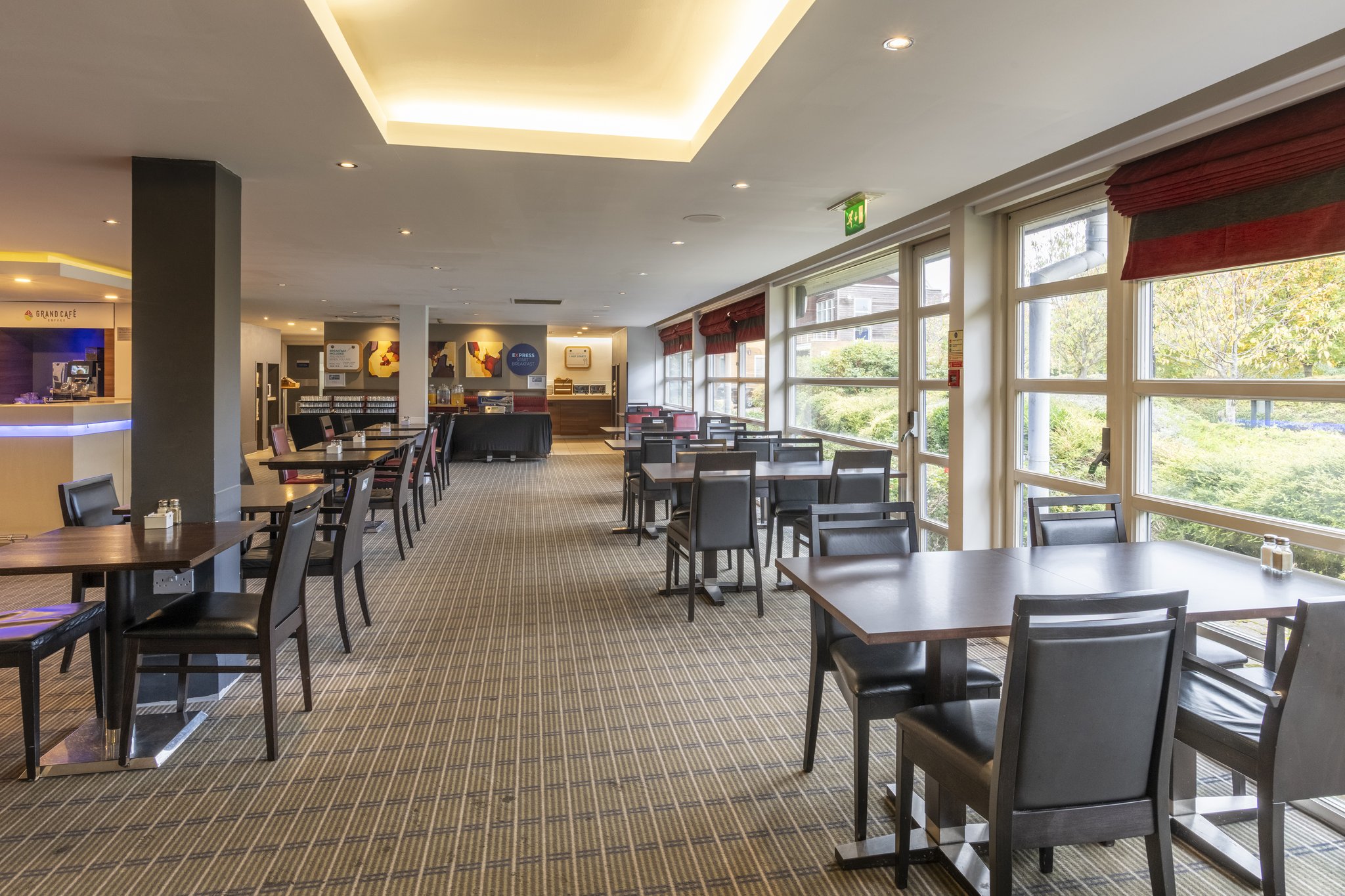 Images Holiday Inn Express Milton Keynes by IHG