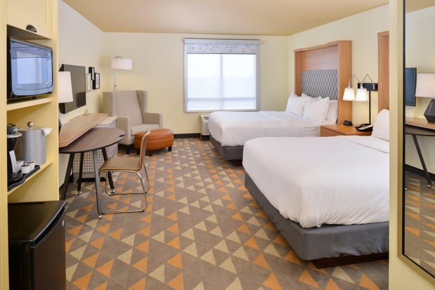 Images Holiday Inn Kansas City Airport by IHG
