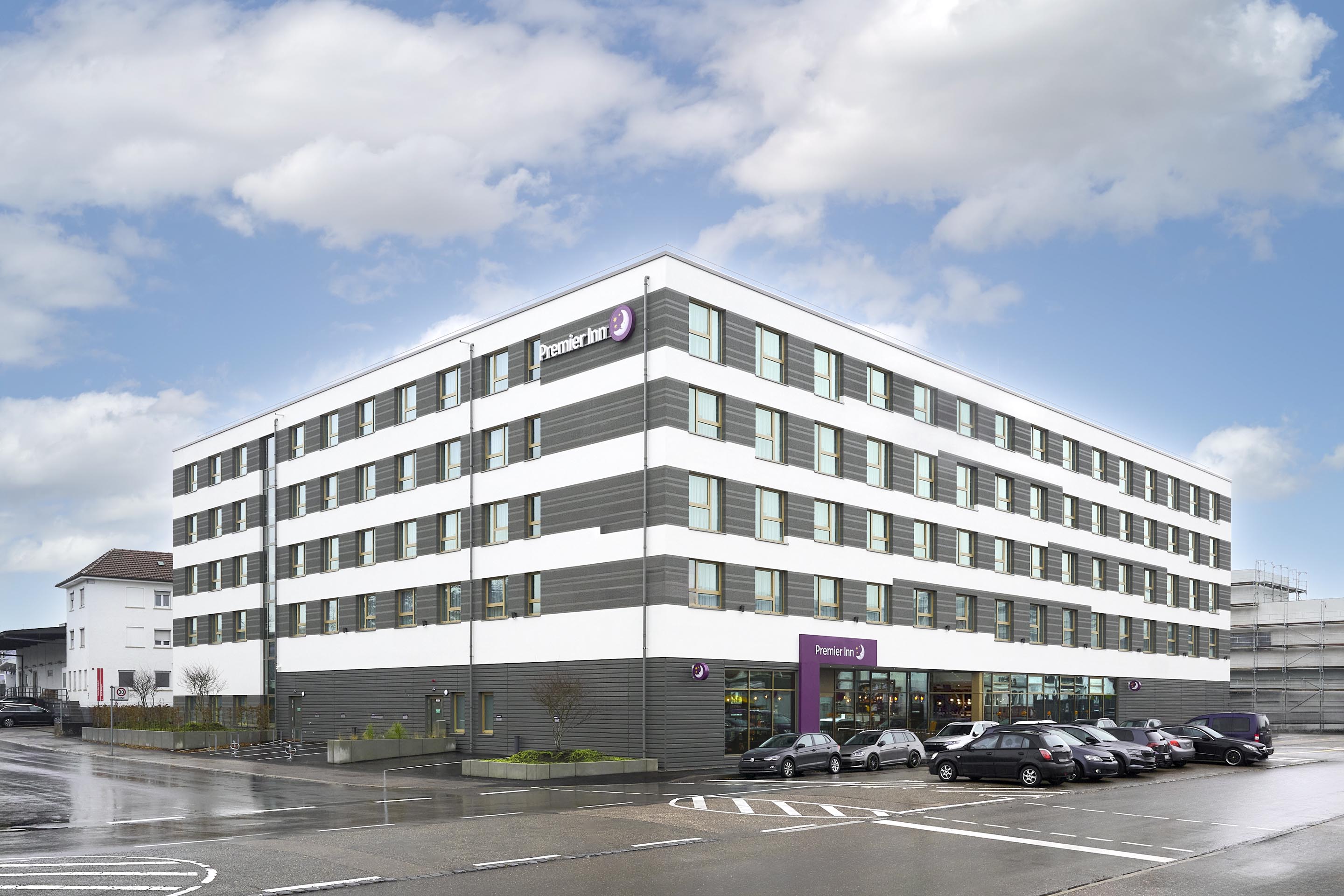 Premier Inn Stuttgart Zuffenhausen Hotel, Strohgäustraße 11 in Stuttgart