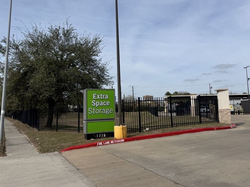 Extra Space Storage Image