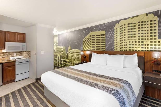 Images Best Western Plus Milwaukee West