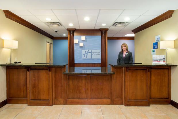 Images Holiday Inn Express & Suites Richmond, an IHG Hotel