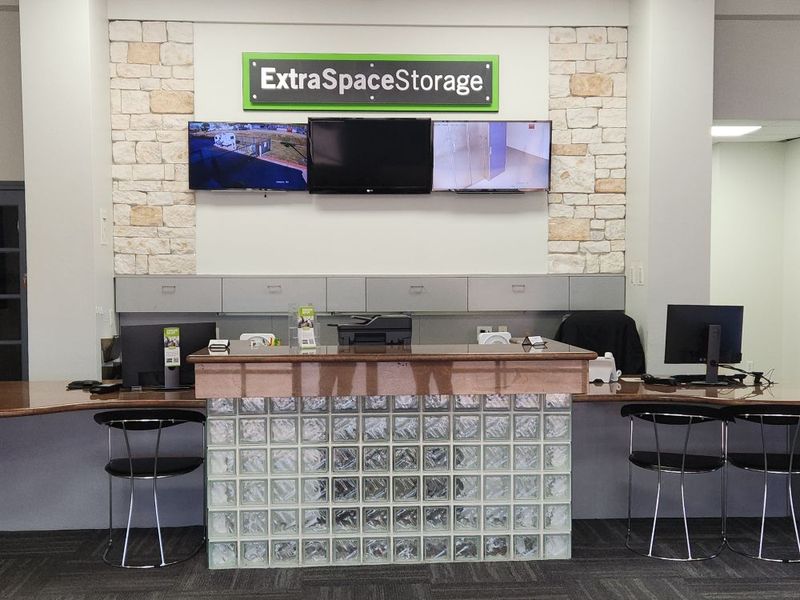 Images Extra Space Storage