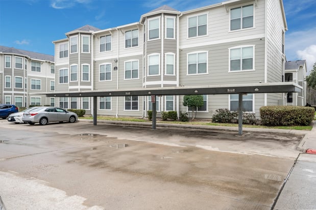Images The Henry at Deerbrook