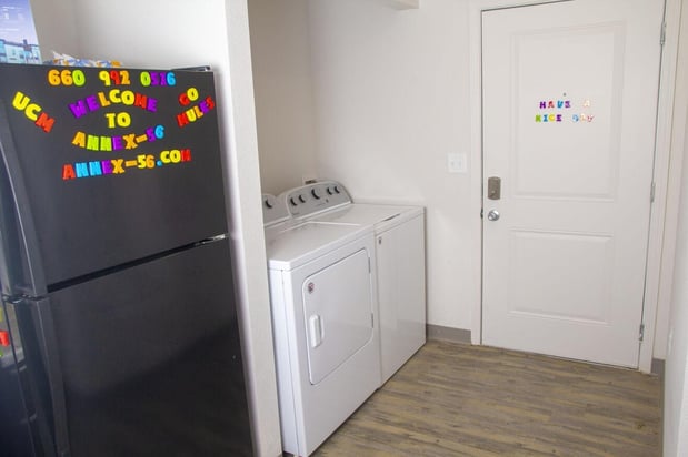 Images The Annex of Warrensburg