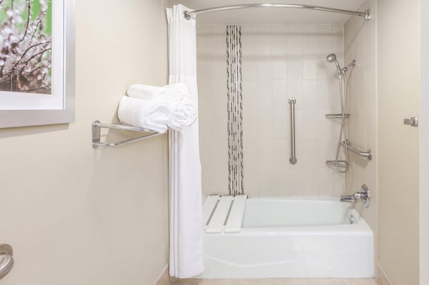 Images Holiday Inn & Suites Oklahoma City North by IHG