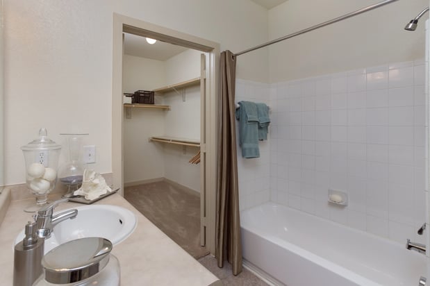 Images The Pradera Apartments