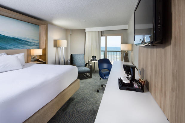 Images Crowne Plaza Melbourne-Oceanfront by IHG