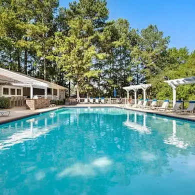Paramont | Pool