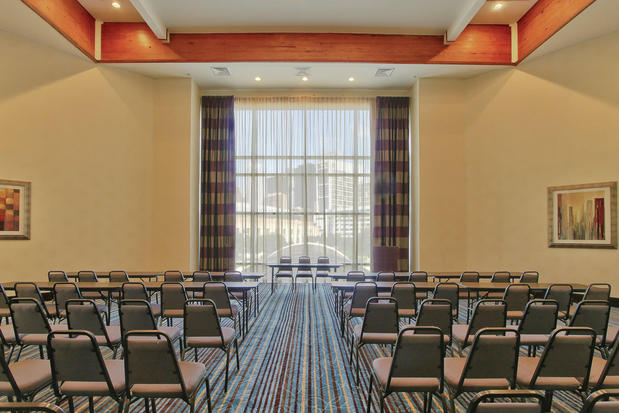 Images Holiday Inn Express & Suites Houston-Dwtn Conv Ctr by IHG
