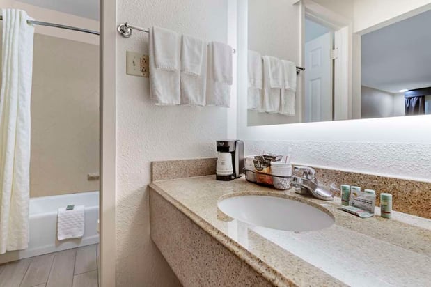 Images Best Western of Alexandria Inn & Suites & Conference Center
