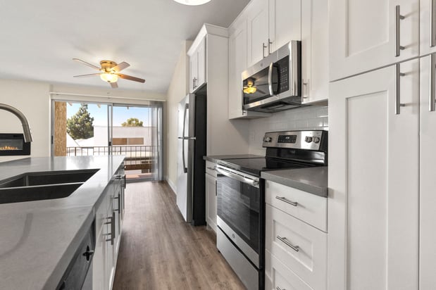 Images Parkway Terrace Apartments