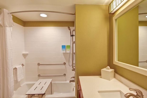 Images Home2 Suites by Hilton Green Bay