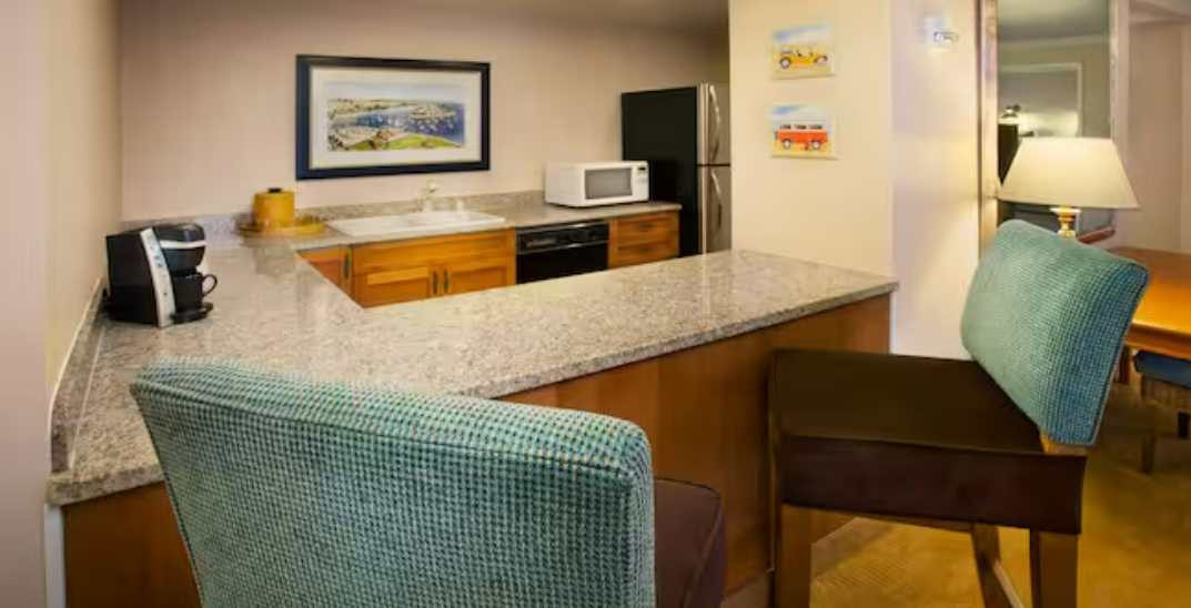 Disney's Paradise Pier Hotel Dana Point Suite 1-3 Bedroom Counter Area