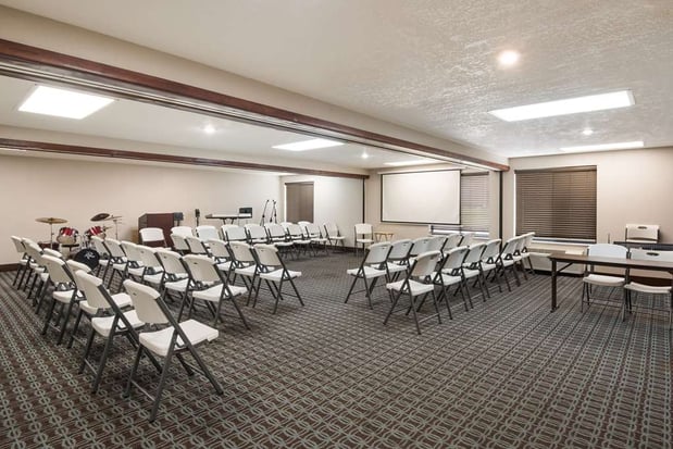 Images SureStay Plus by Best Western Coralville Iowa City