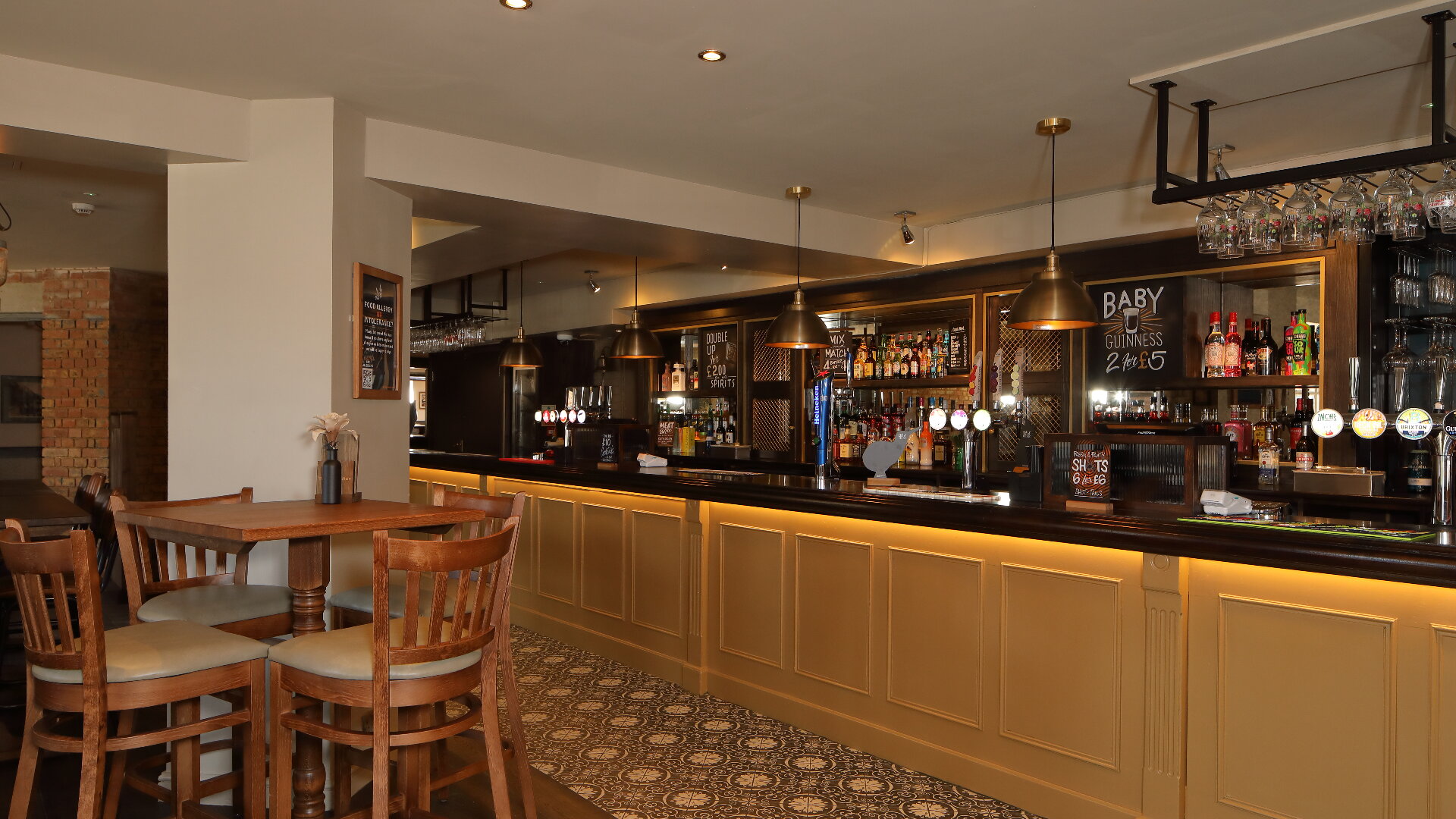 Images The Village Inn