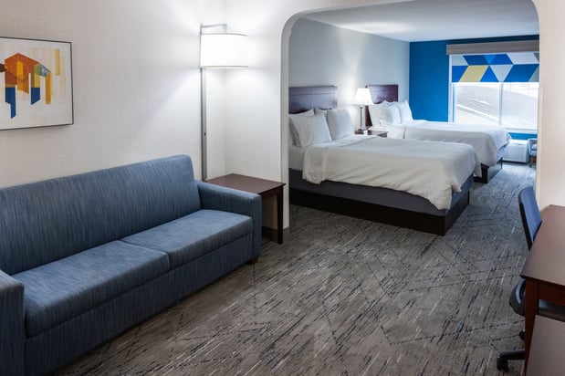 Images Holiday Inn Express & Suites Wichita Airport by IHG