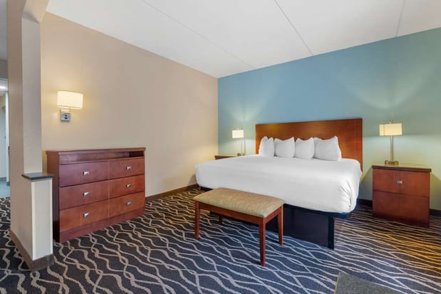 Images Best Western Plus Suites-Greenville