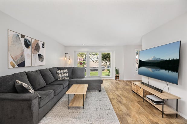 Images Lisa Bradburn, Premiere Property Group, LLC