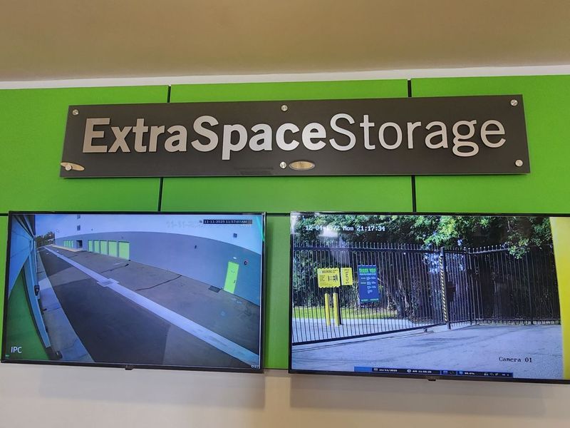 Images Extra Space Storage