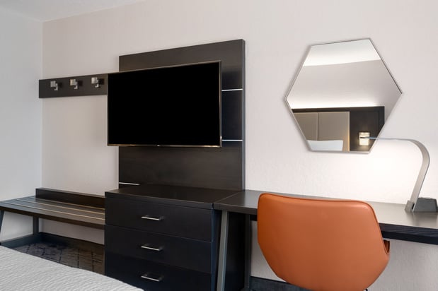 Images Holiday Inn Express & Suites St. Petersburg North (I-275) by IHG