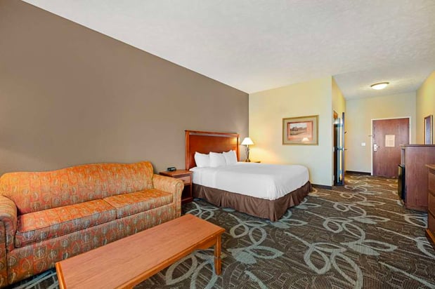 Images Best Western Plus Mid Nebraska Inn & Suites