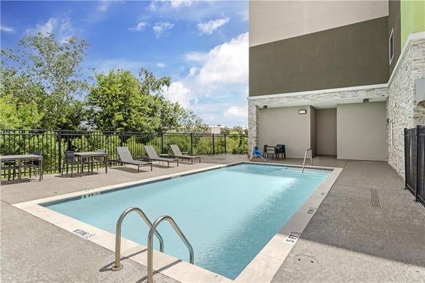 Images Best Western Plus Mid County